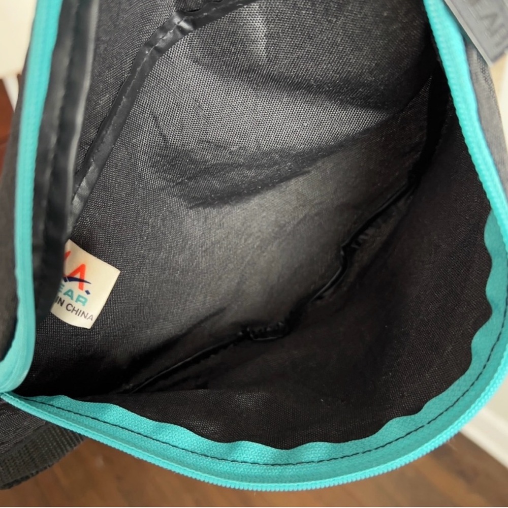 Vintage L.A. Gear Black and Teal Fanny Pack Belt Bag - Picture 13 of 14